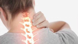 عوارض خوابیدن بدون بالش