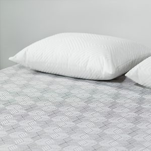 ریزش مو و شوره سر روی بالش؟ محافظی که بهداشت خواب شما را تضمین می‌کند