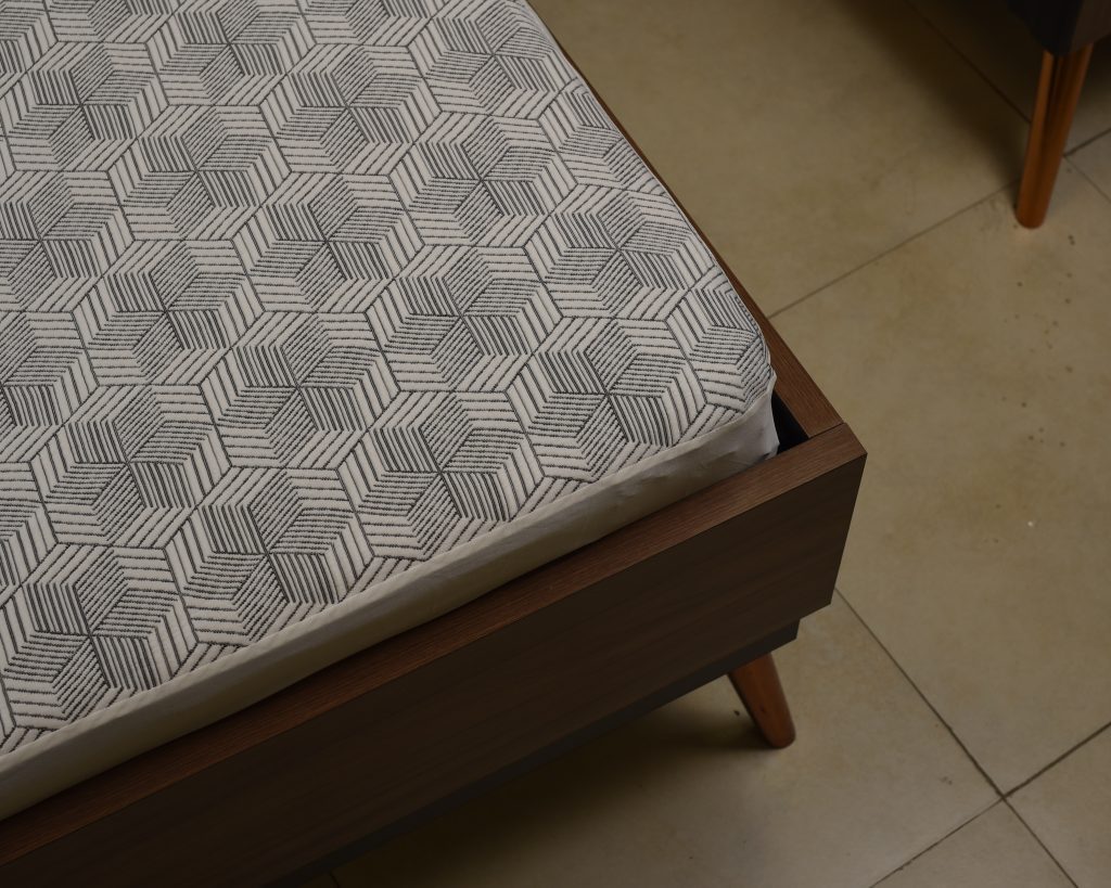 محافظ تشک ضد آب گردباف کد 55 مدل Vicini سایز 200×200 (کینگ)