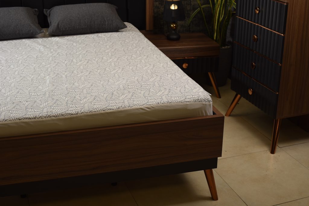 محافظ تشک ضد آب گردباف کد 53 مدل Vicini سایز 80×180 (نوجوان)