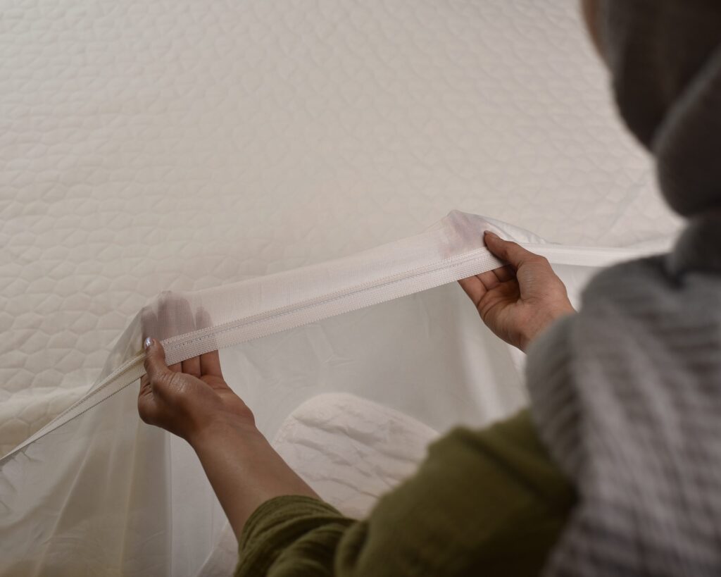 محافظ تشک یا ملحفه؟ تفاوتها و کاربردها